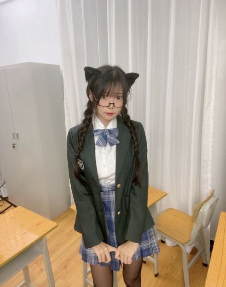 她很漂亮韩剧高清在线观看