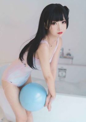 男模全身脱得精光gay
