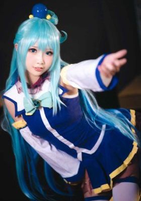 25岁女高中生动漫